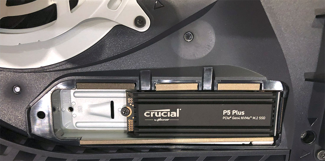 nainstalované SSD rozšíření paměti PS5 Plus nainstalované SSD rozšíření paměti PS5